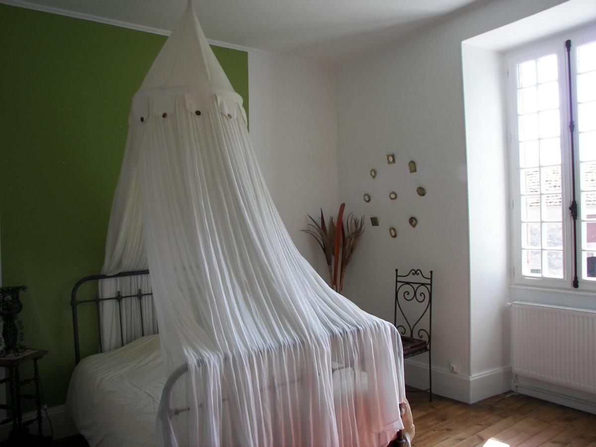 Domaine Du Noble Bed and Breakfast Saint-Jean-de-Thurac Εξωτερικό φωτογραφία