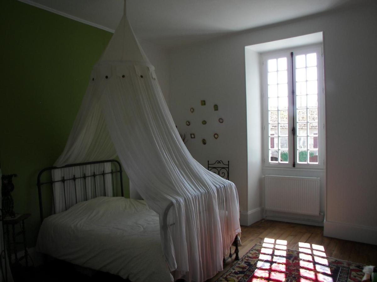 Domaine Du Noble Bed and Breakfast Saint-Jean-de-Thurac Εξωτερικό φωτογραφία