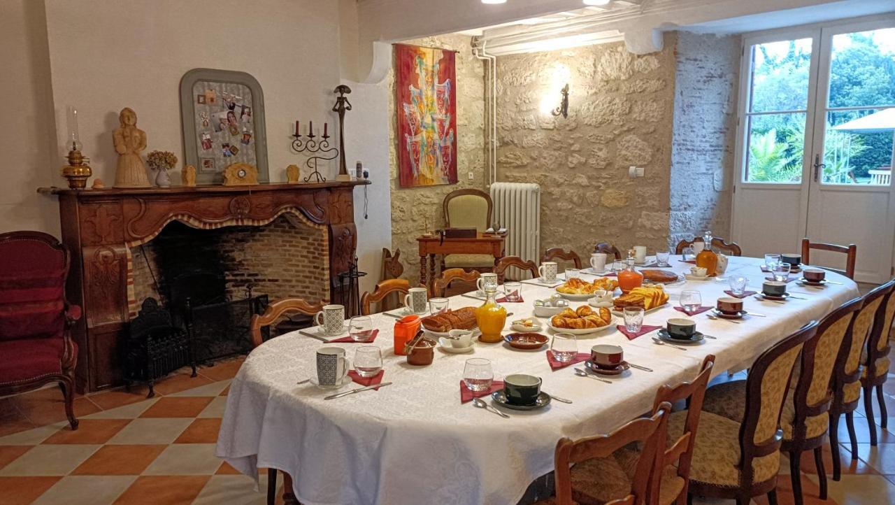 Domaine Du Noble Bed and Breakfast Saint-Jean-de-Thurac Εξωτερικό φωτογραφία