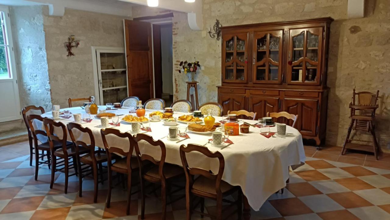 Domaine Du Noble Bed and Breakfast Saint-Jean-de-Thurac Εξωτερικό φωτογραφία